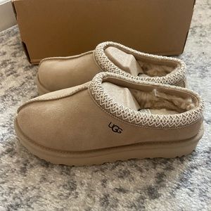 UGG Women’s Tasman Slipper- mustard seed/white